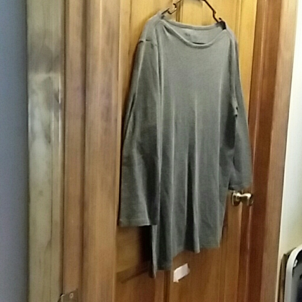 Top - Picture 2 of 2